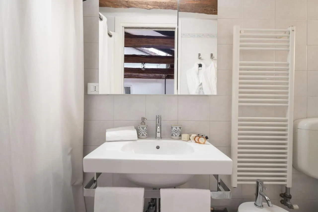 Ve.N.I.Ce Cera Ca' Corte Sconta Venice Apartment